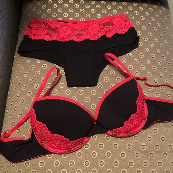 Virgillian Bra and Panty Set 34B With Small Bottom Soft Black Fabric & Red Lace - Picture 5 of 9